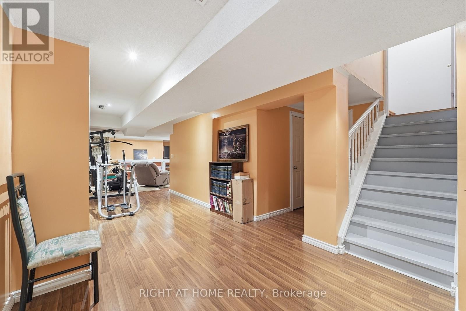 












83 HEADWATER ROAD

,
Caledon (Bolton West),




Ontario
L7E2W4

