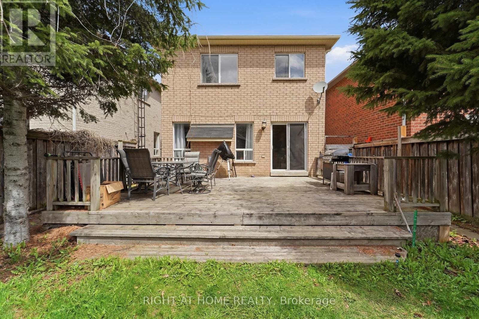 












83 HEADWATER ROAD

,
Caledon (Bolton West),




Ontario
L7E2W4

