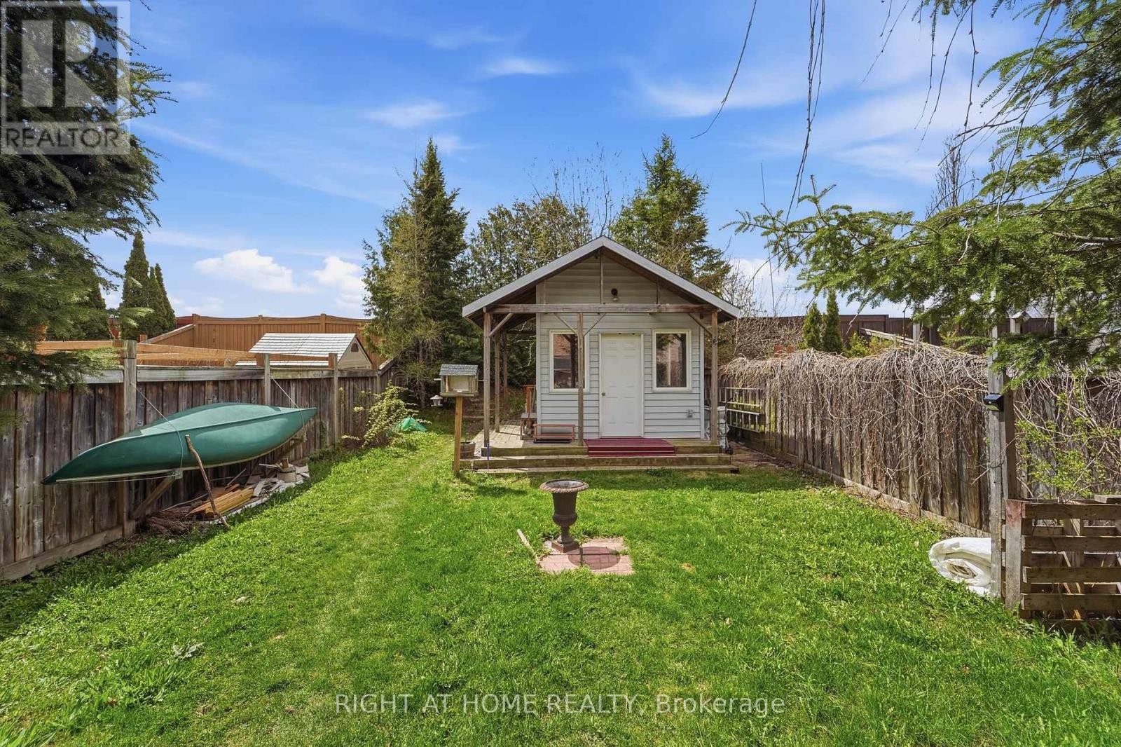 












83 HEADWATER ROAD

,
Caledon (Bolton West),




Ontario
L7E2W4

