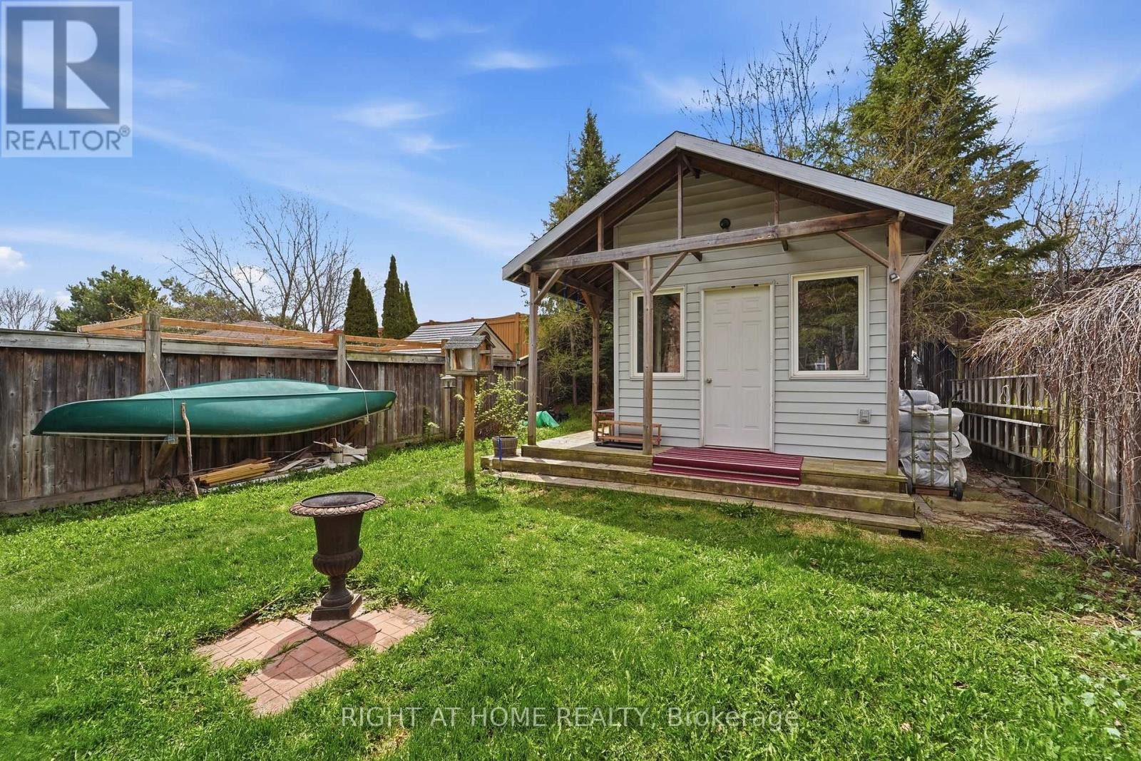 












83 HEADWATER ROAD

,
Caledon (Bolton West),




Ontario
L7E2W4

