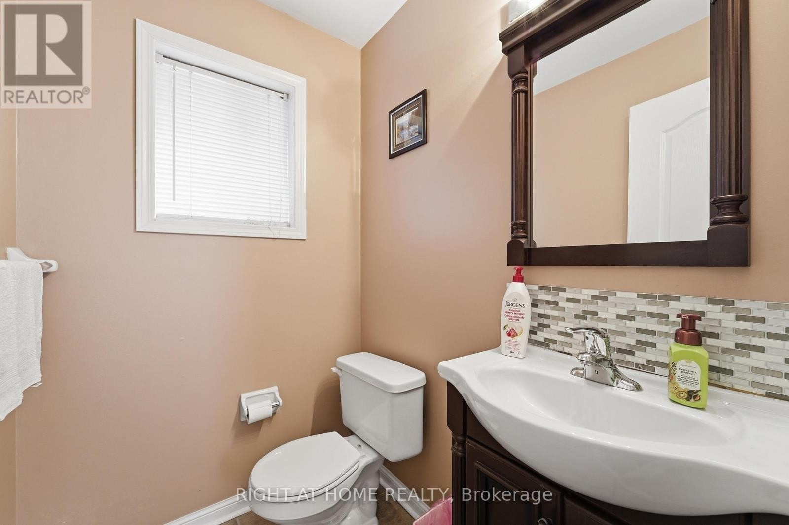 












83 HEADWATER ROAD

,
Caledon (Bolton West),




Ontario
L7E2W4

