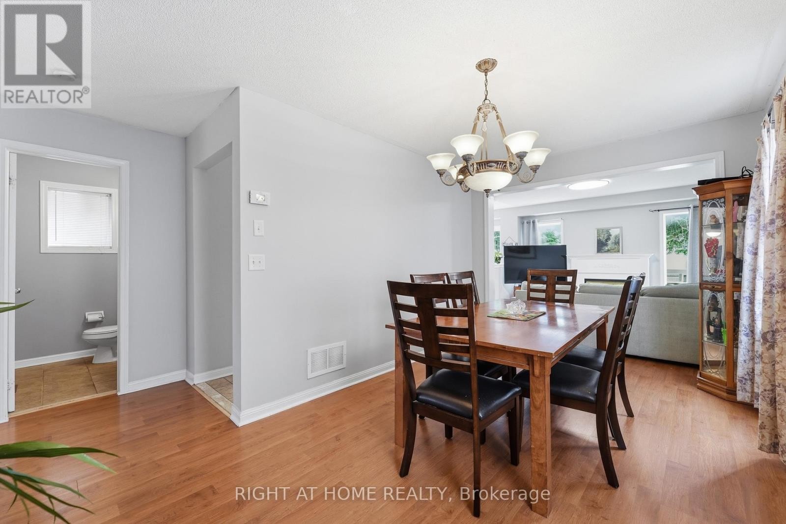 












83 HEADWATER ROAD

,
Caledon (Bolton West),




Ontario
L7E2W4

