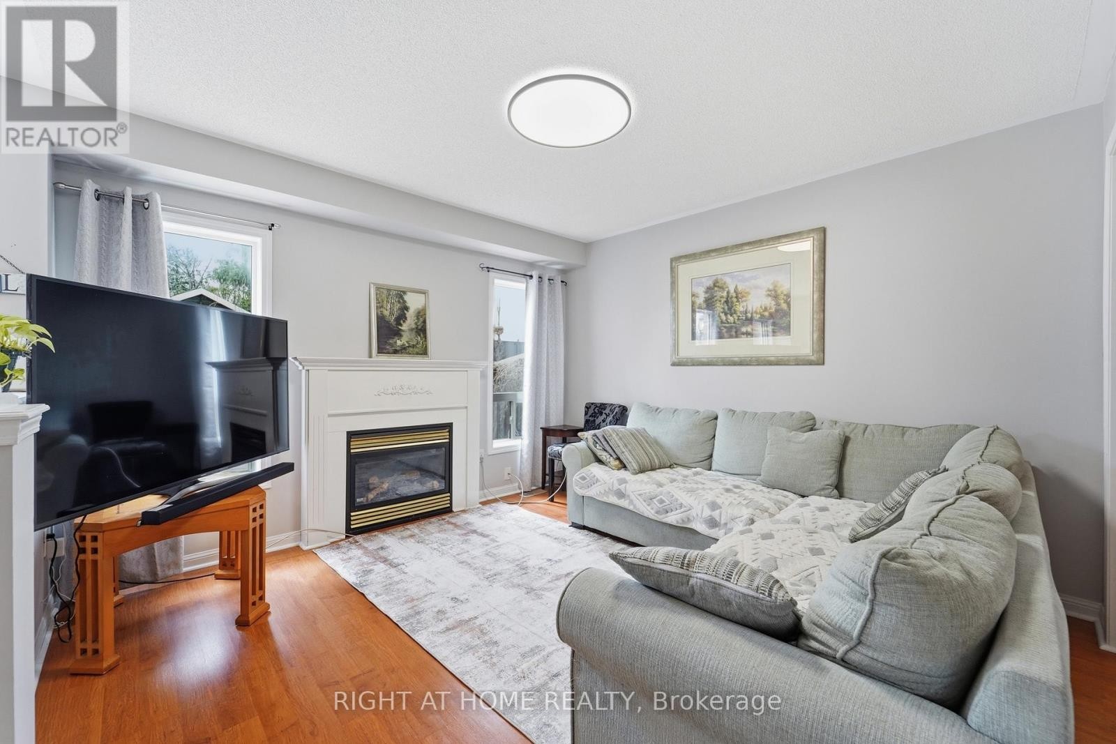 












83 HEADWATER ROAD

,
Caledon (Bolton West),




Ontario
L7E2W4


