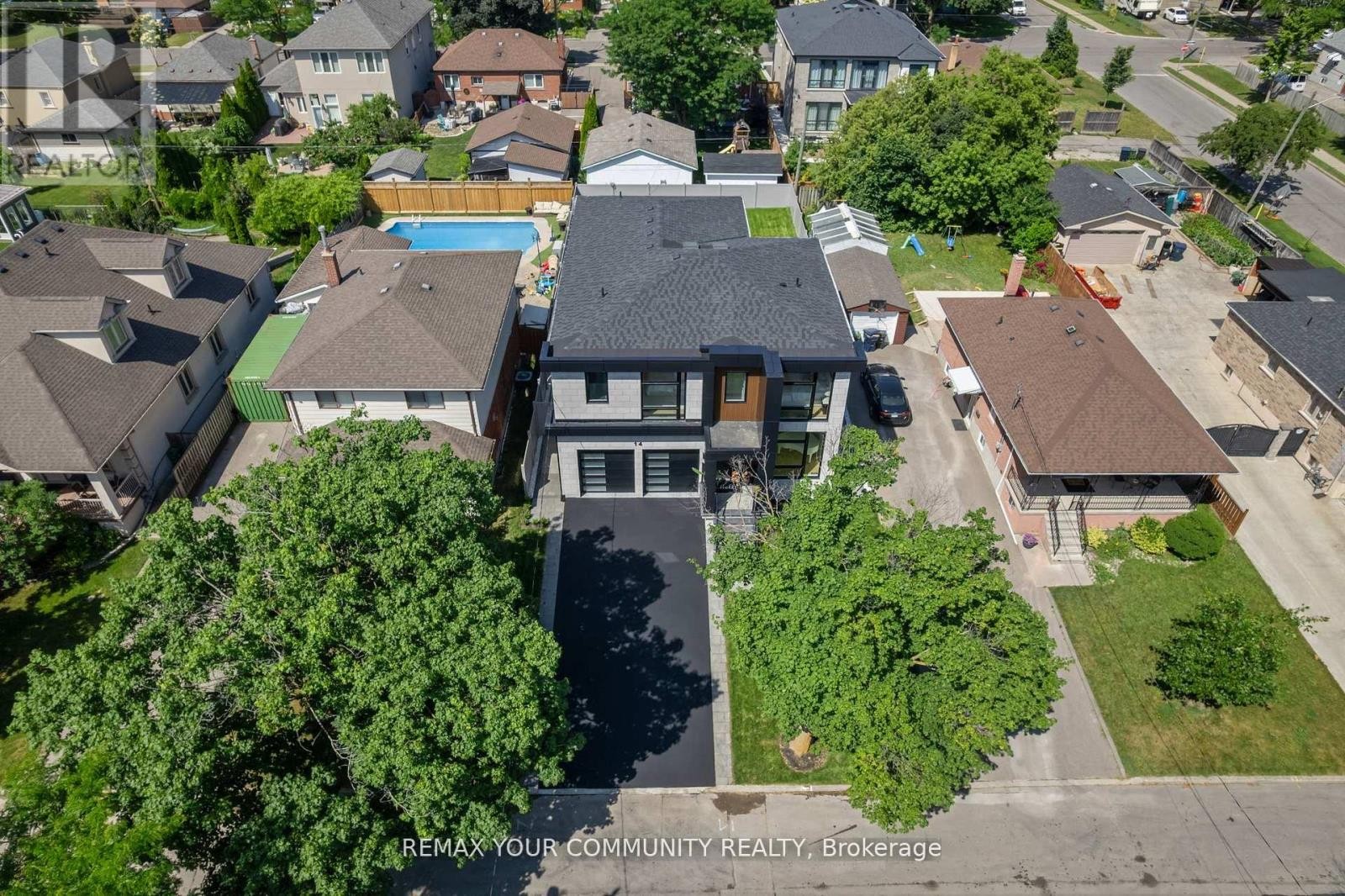 












14 RANWOOD DRIVE

,
Toronto (Humberlea-Pelmo Park),




Ontario
M9N3E9

