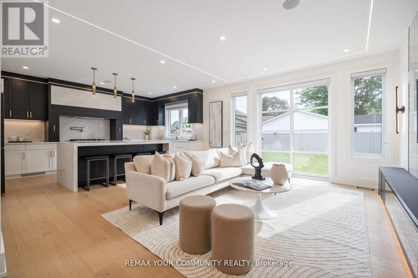 












14 RANWOOD DRIVE

,
Toronto (Humberlea-Pelmo Park),




Ontario
M9N3E9

