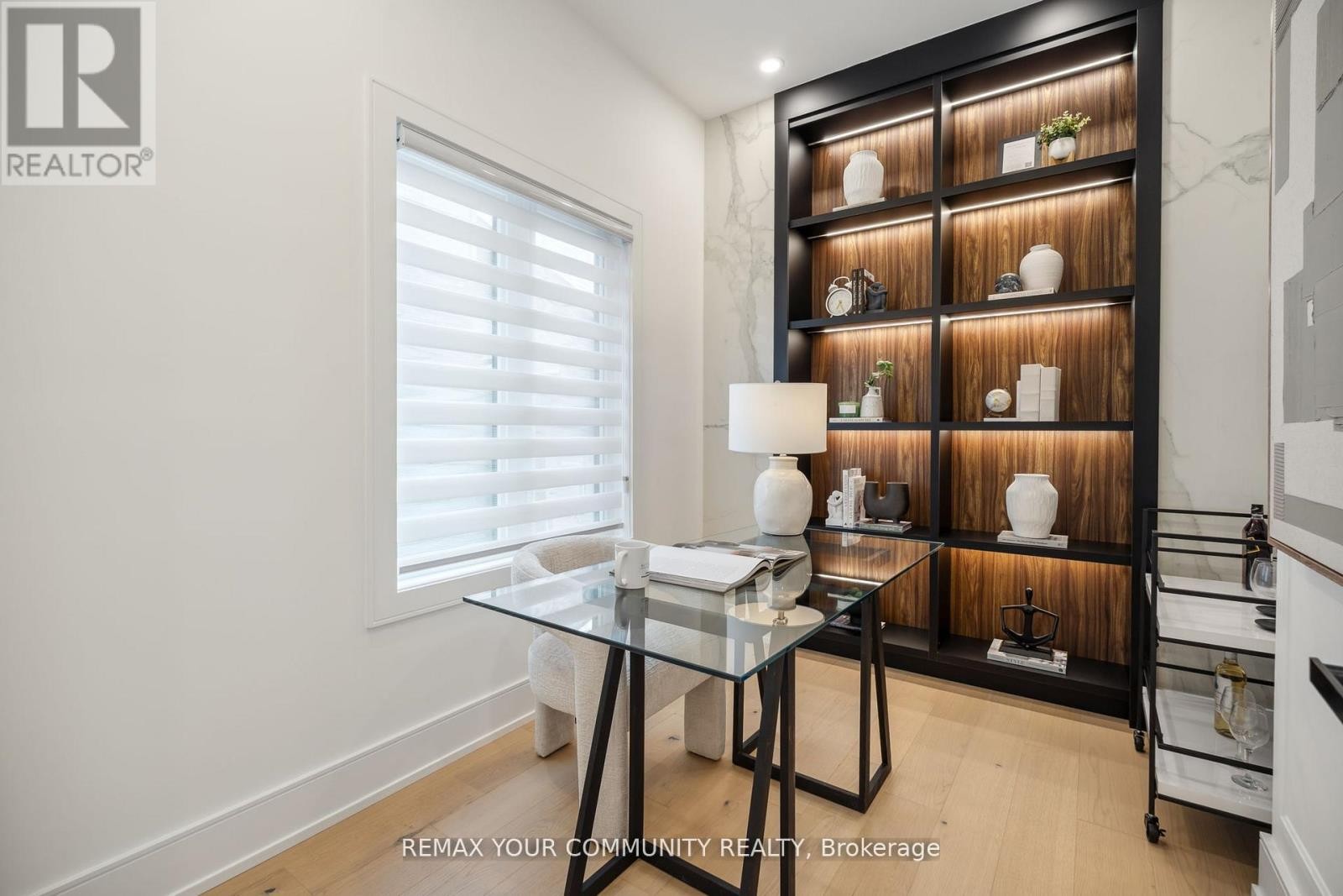 












14 RANWOOD DRIVE

,
Toronto (Humberlea-Pelmo Park),




Ontario
M9N3E9

