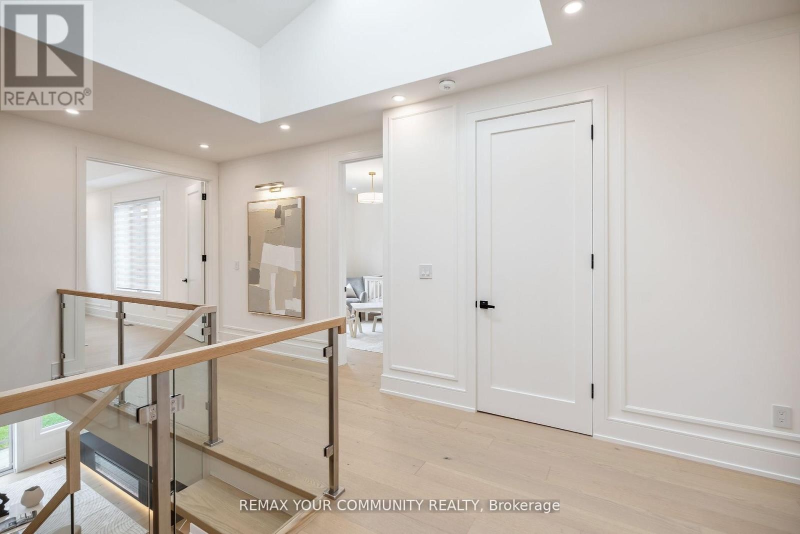 












14 RANWOOD DRIVE

,
Toronto (Humberlea-Pelmo Park),




Ontario
M9N3E9

