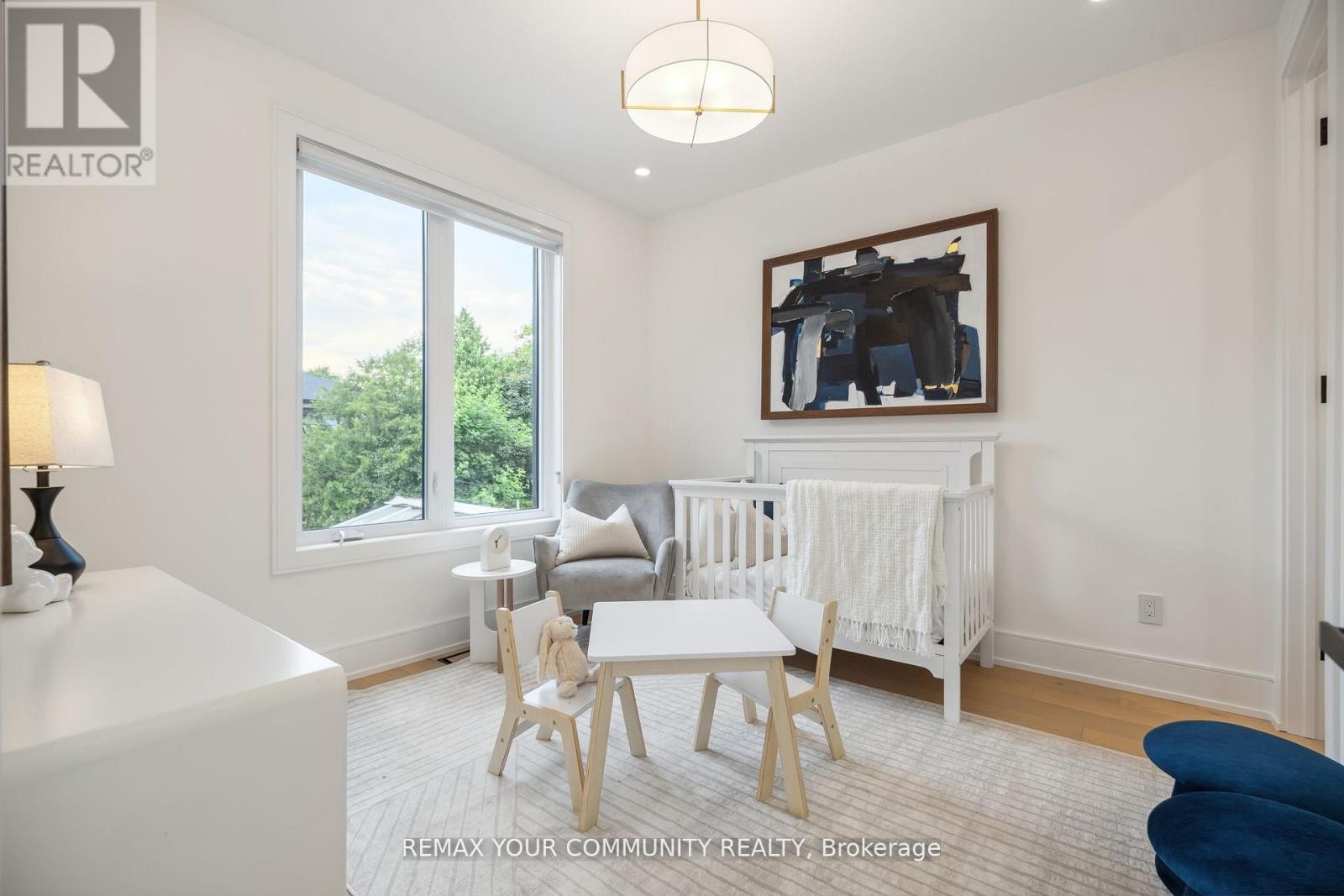 












14 RANWOOD DRIVE

,
Toronto (Humberlea-Pelmo Park),




Ontario
M9N3E9

