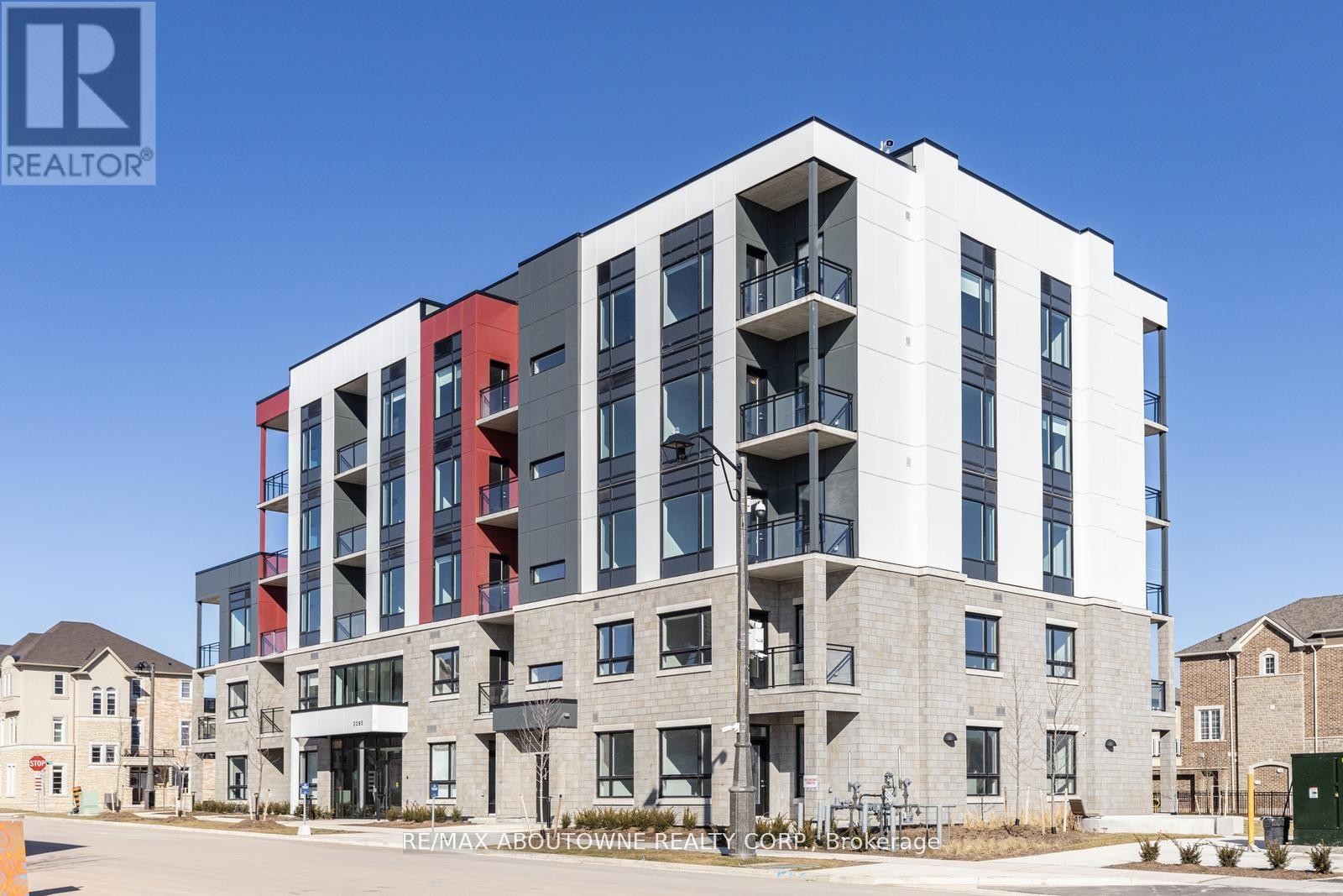 












403 - 3285 CARDING MILL TRAIL

,
Oakville (GO Glenorchy),




Ontario
L6M1S1

