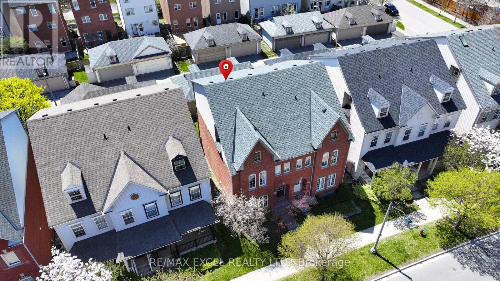 












98 GEORGIAN DRIVE

,
Oakville (RO River Oaks),




Ontario
L6H6V1

