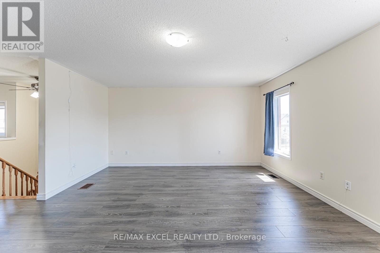 












98 GEORGIAN DRIVE

,
Oakville (RO River Oaks),




Ontario
L6H6V1

