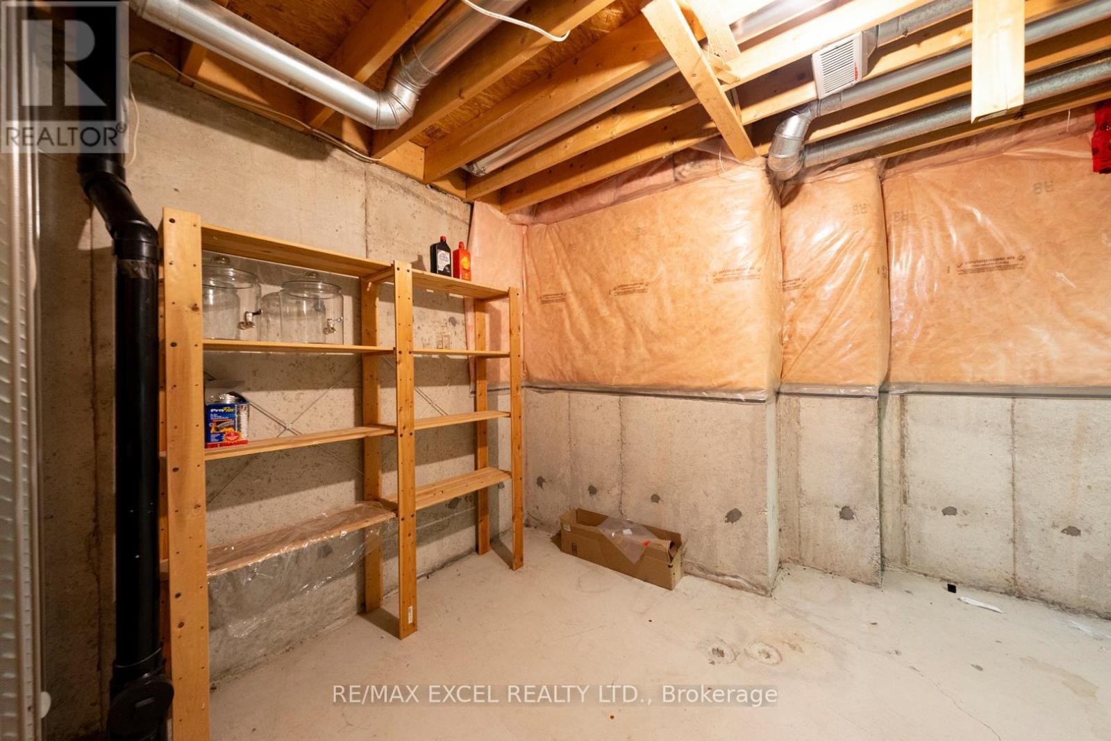 












98 GEORGIAN DRIVE

,
Oakville (RO River Oaks),




Ontario
L6H6V1

