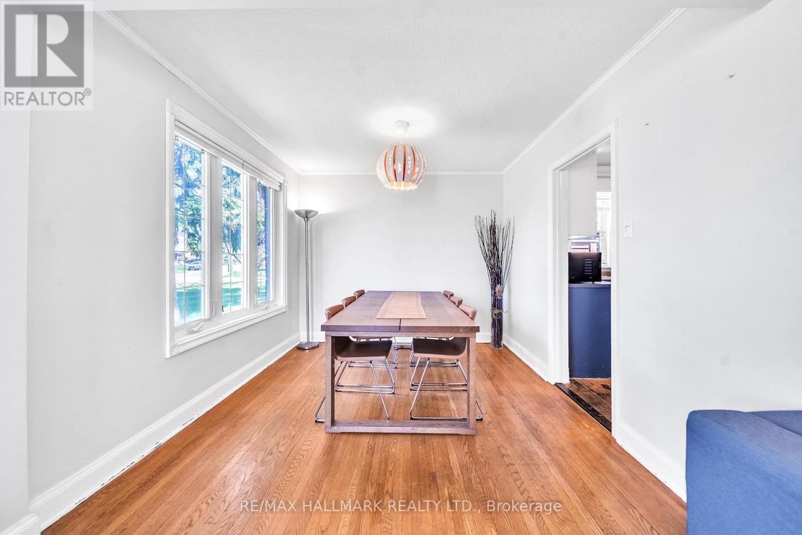 












200 BERRY ROAD

,
Toronto (Stonegate-Queensway),




Ontario
M8Y1W8

