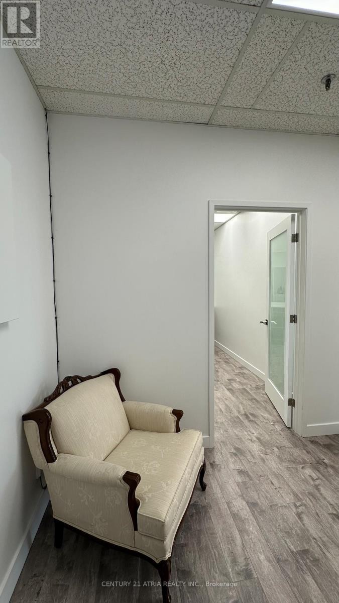 












106 - 557 DIXON ROAD

,
Toronto (West Humber-Clairville),




Ontario
M9W1A8


