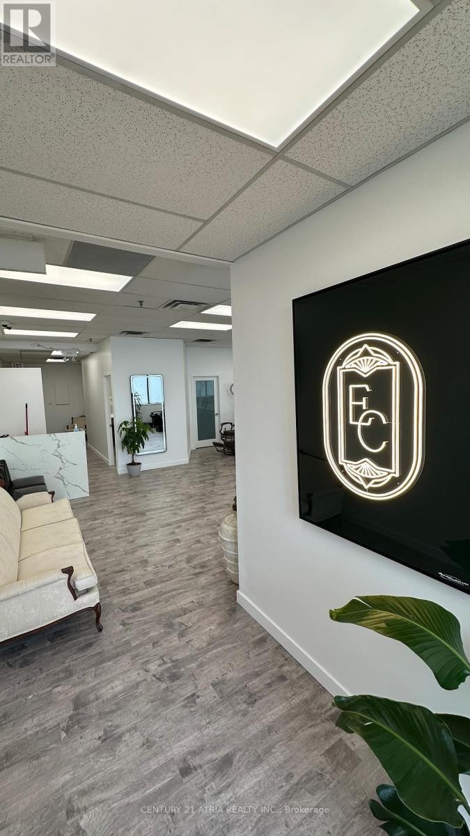 












106 - 557 DIXON ROAD

,
Toronto (West Humber-Clairville),




Ontario
M9W1A8

