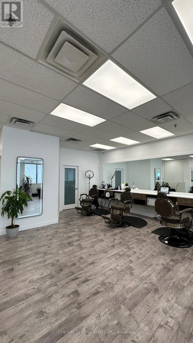 












106 - 557 DIXON ROAD

,
Toronto (West Humber-Clairville),




Ontario
M9W1A8

