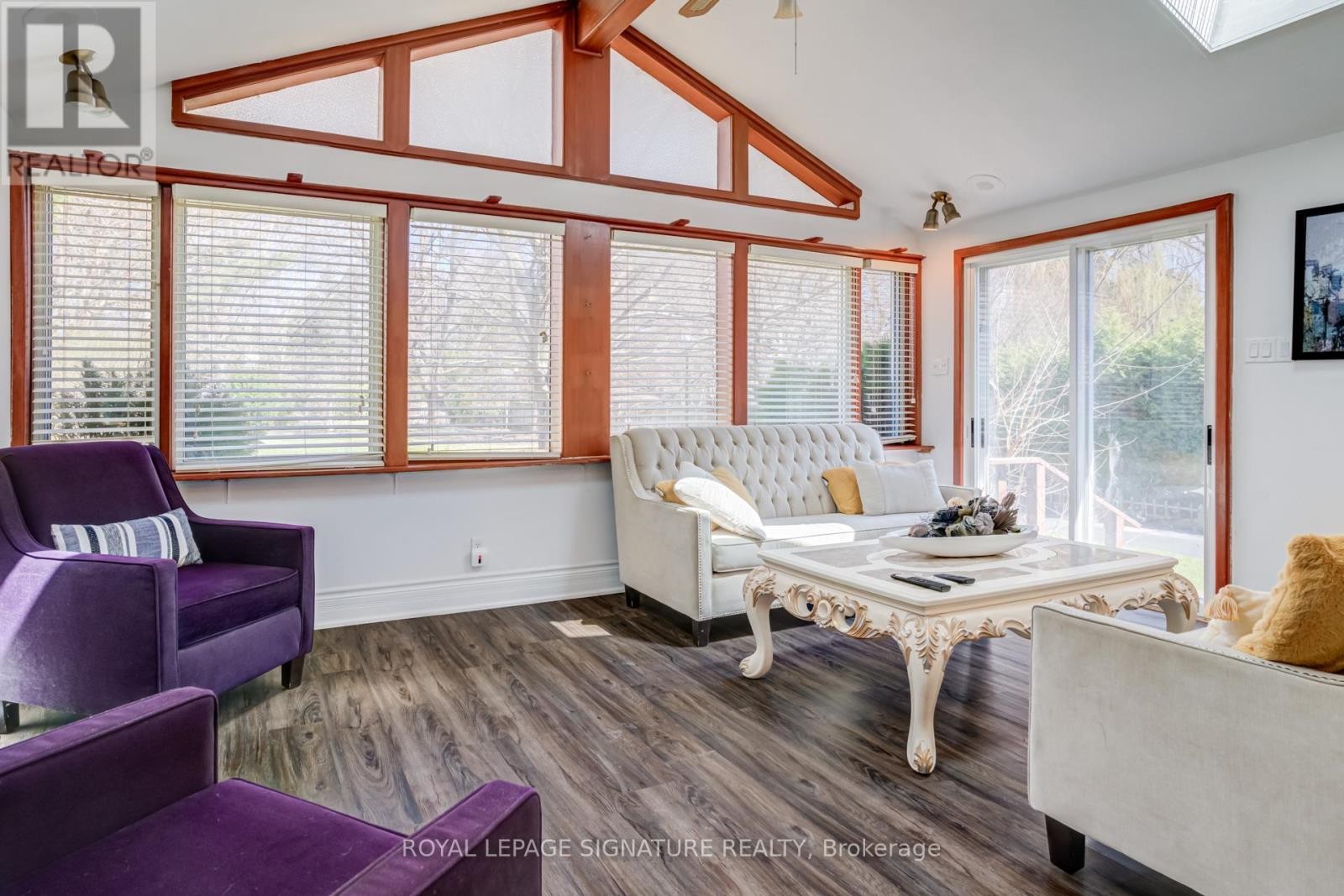 












411 MAPLEHURST AVENUE

,
Oakville (WO West),




Ontario
L6L4Y3

