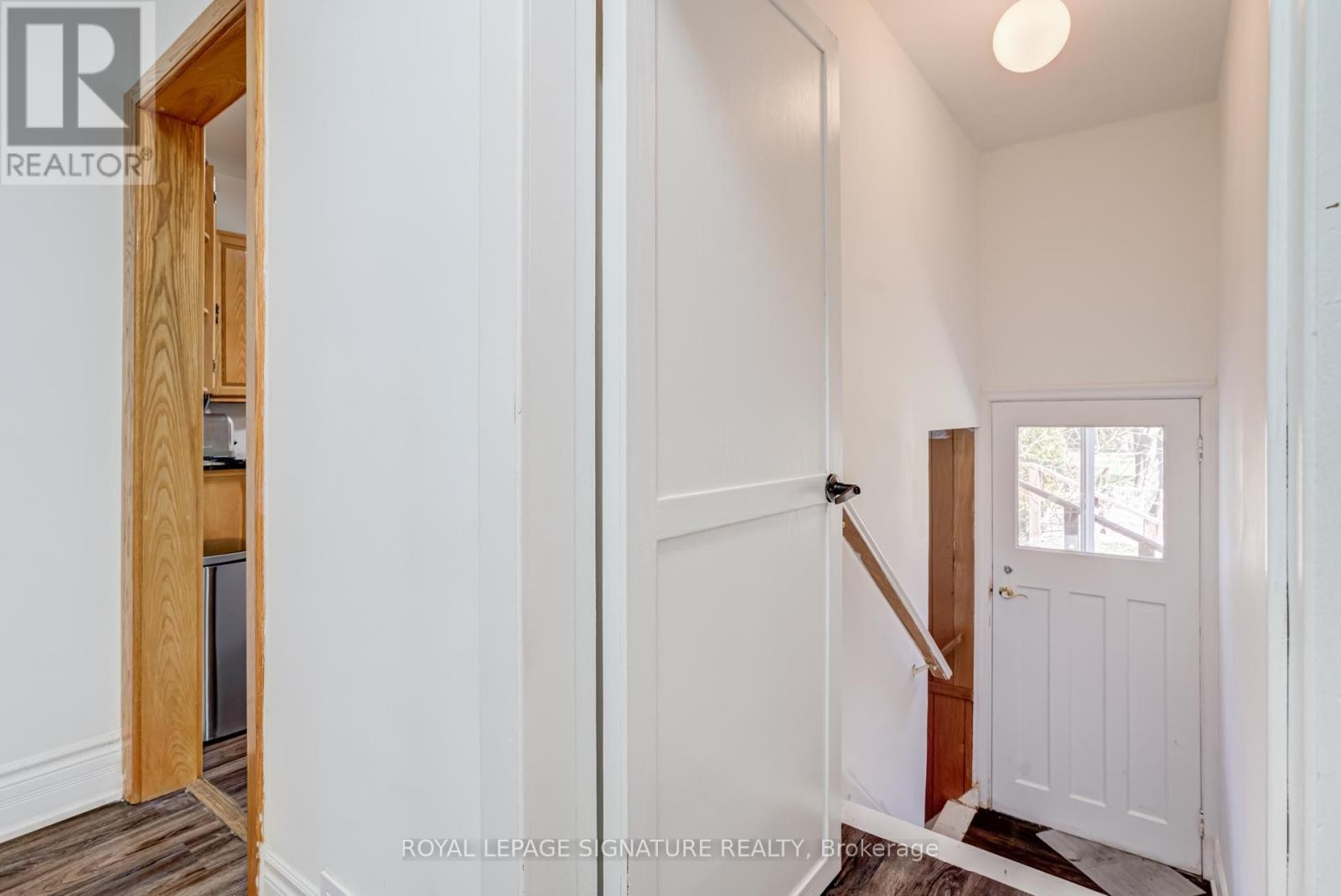 












411 MAPLEHURST AVENUE

,
Oakville (WO West),




Ontario
L6L4Y3

