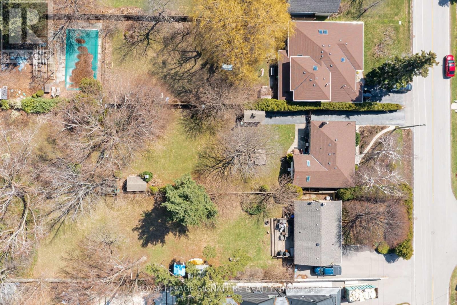 












411 MAPLEHURST AVENUE

,
Oakville (WO West),




Ontario
L6L4Y3

