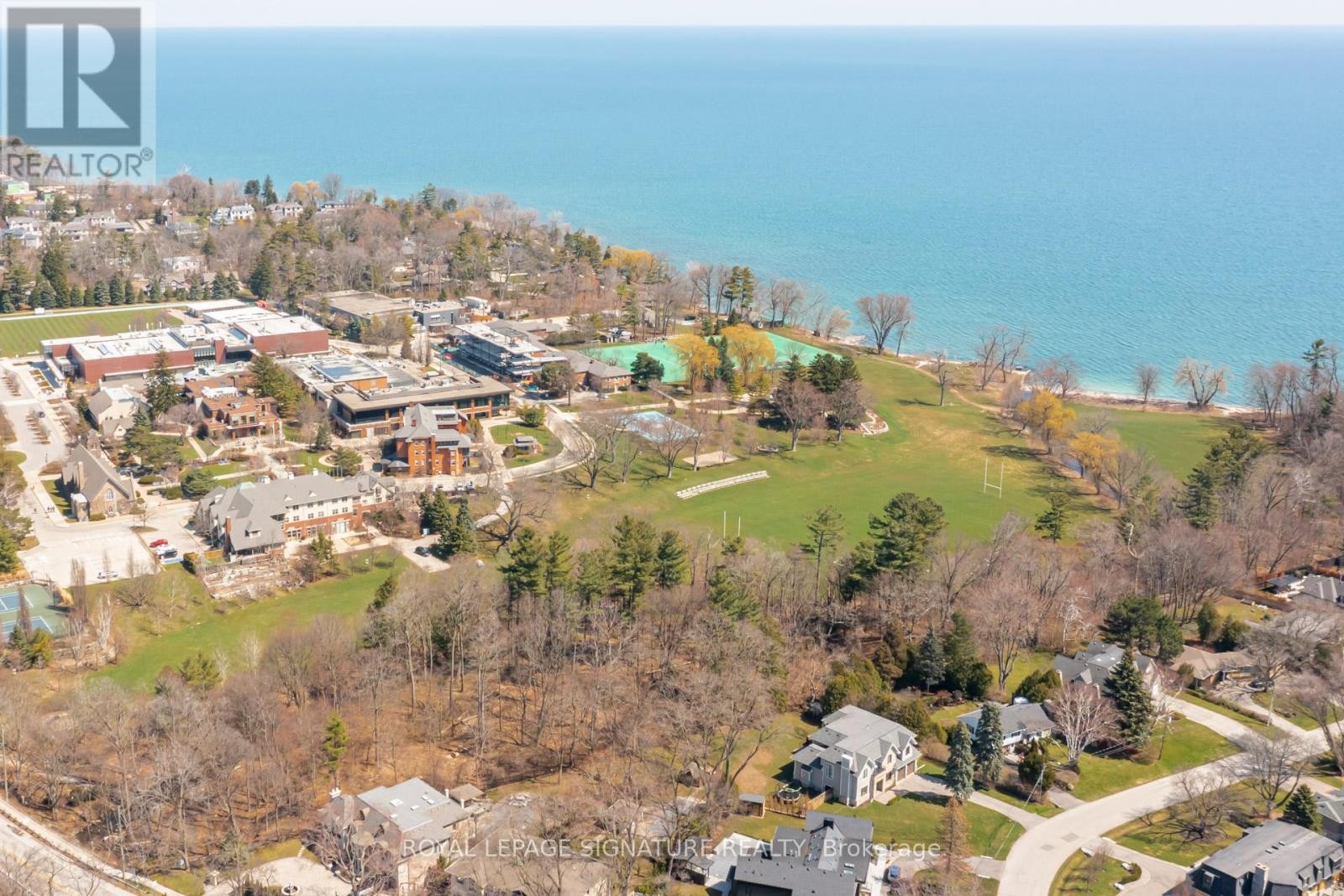 












411 MAPLEHURST AVENUE

,
Oakville (WO West),




Ontario
L6L4Y3

