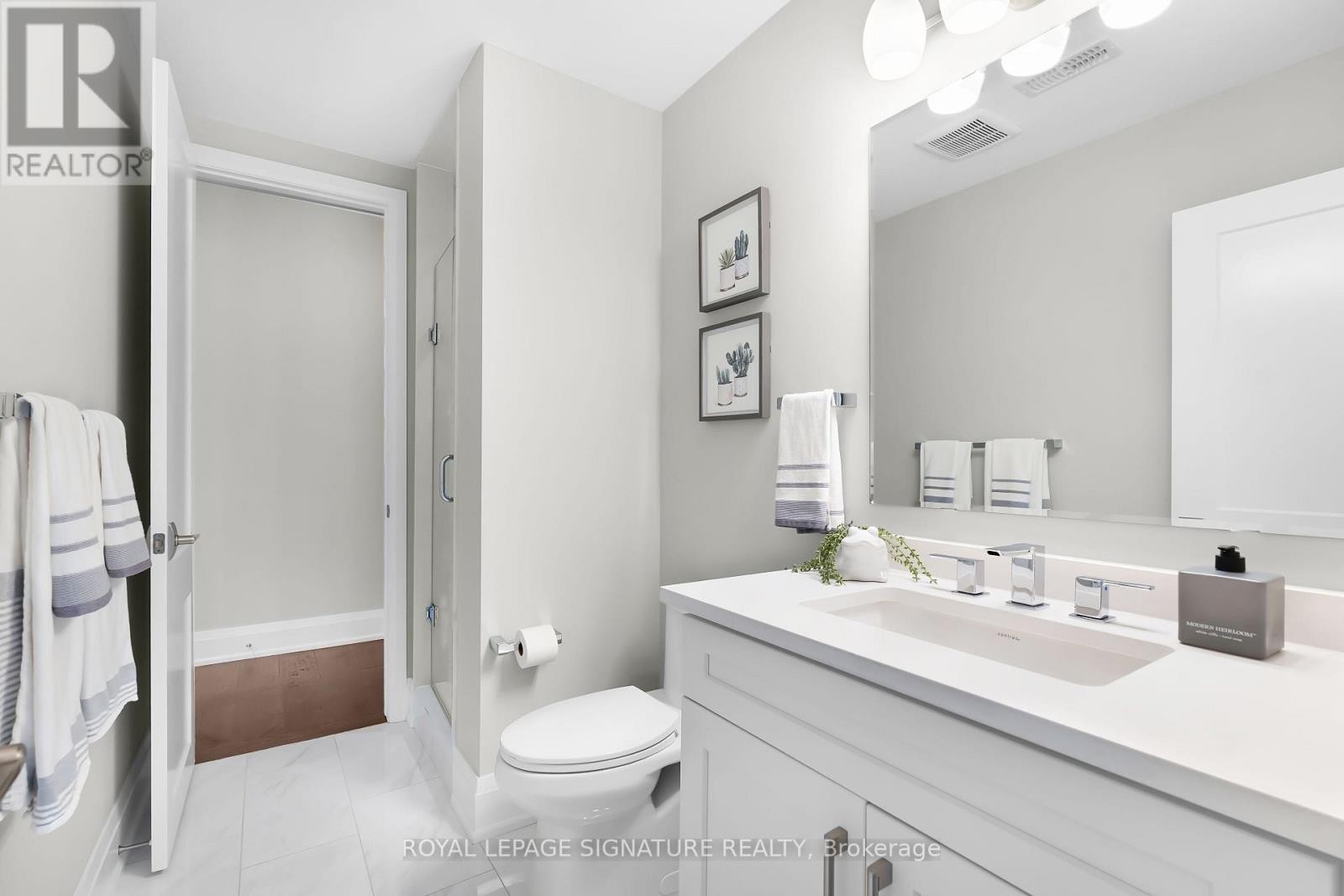 












19 - 3042 CREEKSHORE COMMON

,
Oakville (GO Glenorchy),




Ontario
L6M0Y6

