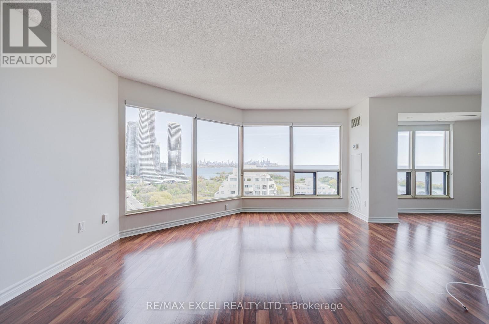 












2105 - 2269 LAKE SHORE BOULEVARD W

,
Toronto (Mimico),




Ontario
M8V3X6

