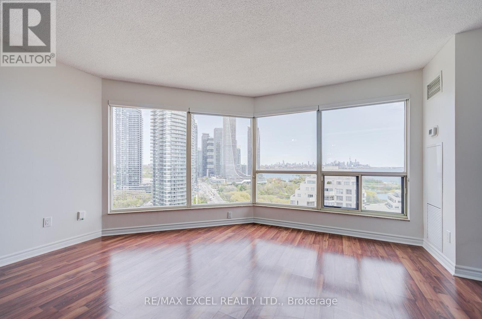 












2105 - 2269 LAKE SHORE BOULEVARD W

,
Toronto (Mimico),




Ontario
M8V3X6

