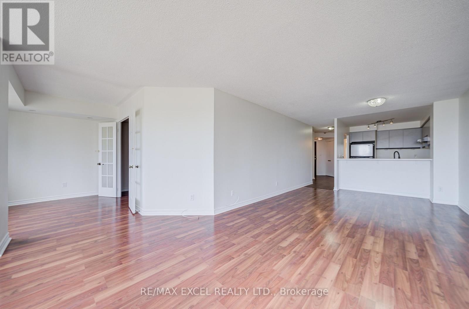 












2105 - 2269 LAKE SHORE BOULEVARD W

,
Toronto (Mimico),




Ontario
M8V3X6

