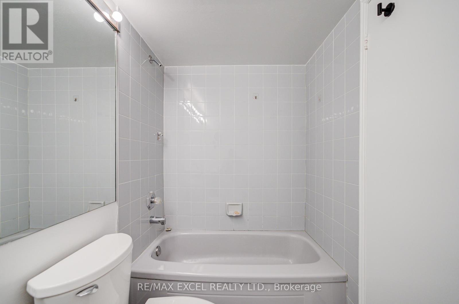 












2105 - 2269 LAKE SHORE BOULEVARD W

,
Toronto (Mimico),




Ontario
M8V3X6

