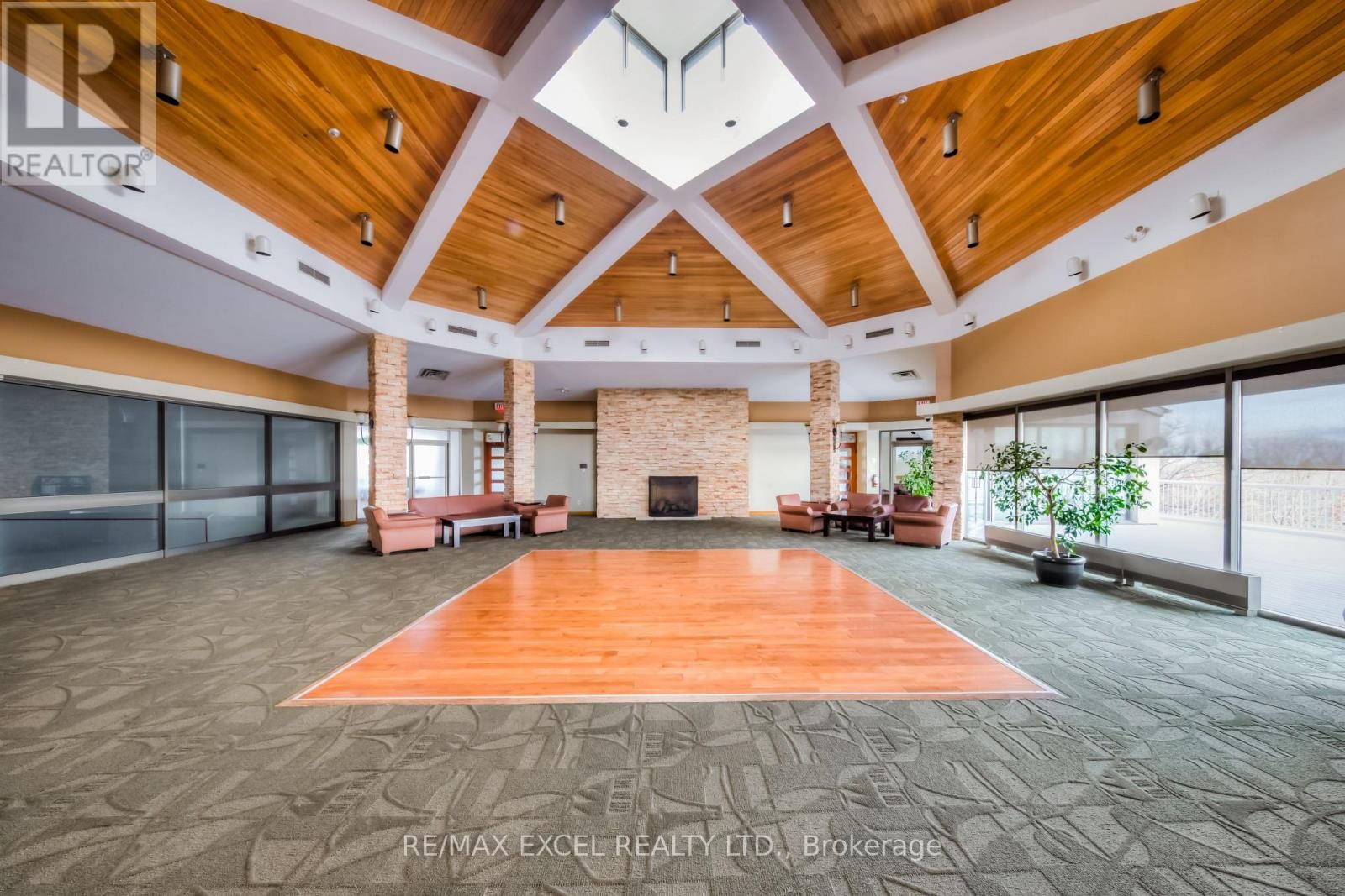 












2105 - 2269 LAKE SHORE BOULEVARD W

,
Toronto (Mimico),




Ontario
M8V3X6

