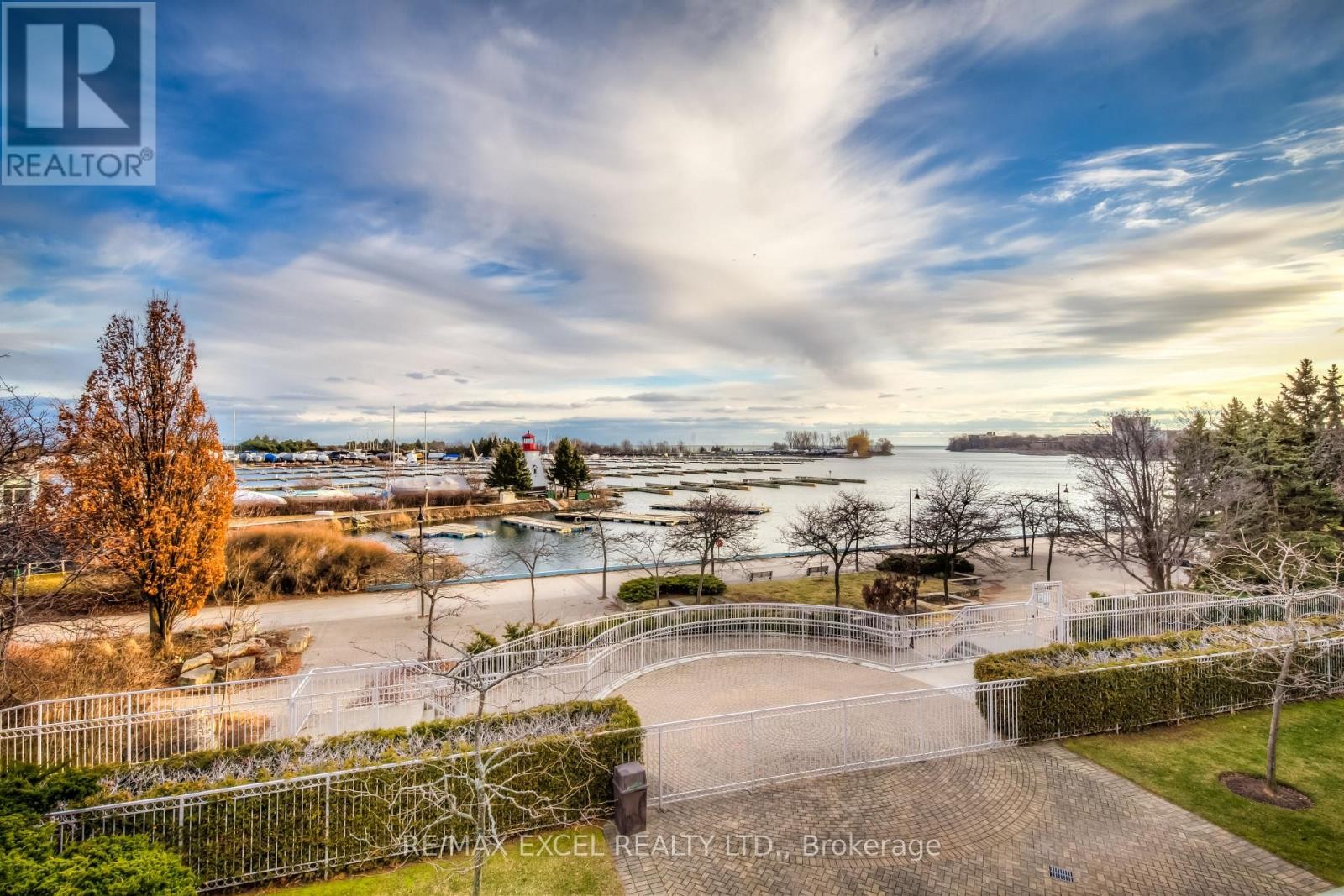 












2105 - 2269 LAKE SHORE BOULEVARD W

,
Toronto (Mimico),




Ontario
M8V3X6

