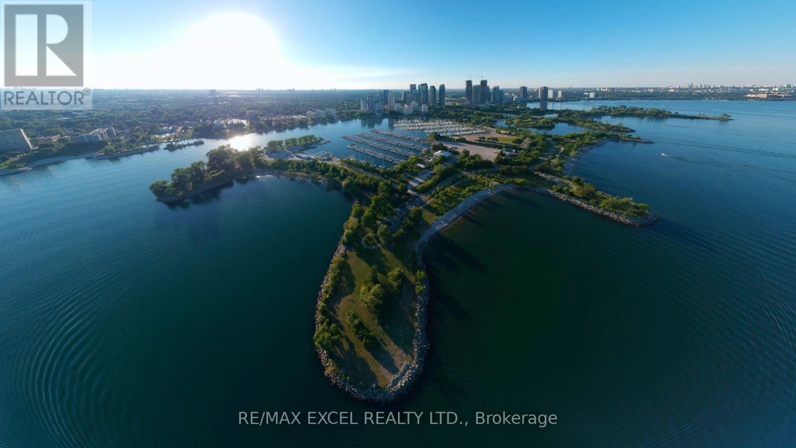 












2105 - 2269 LAKE SHORE BOULEVARD W

,
Toronto (Mimico),




Ontario
M8V3X6

