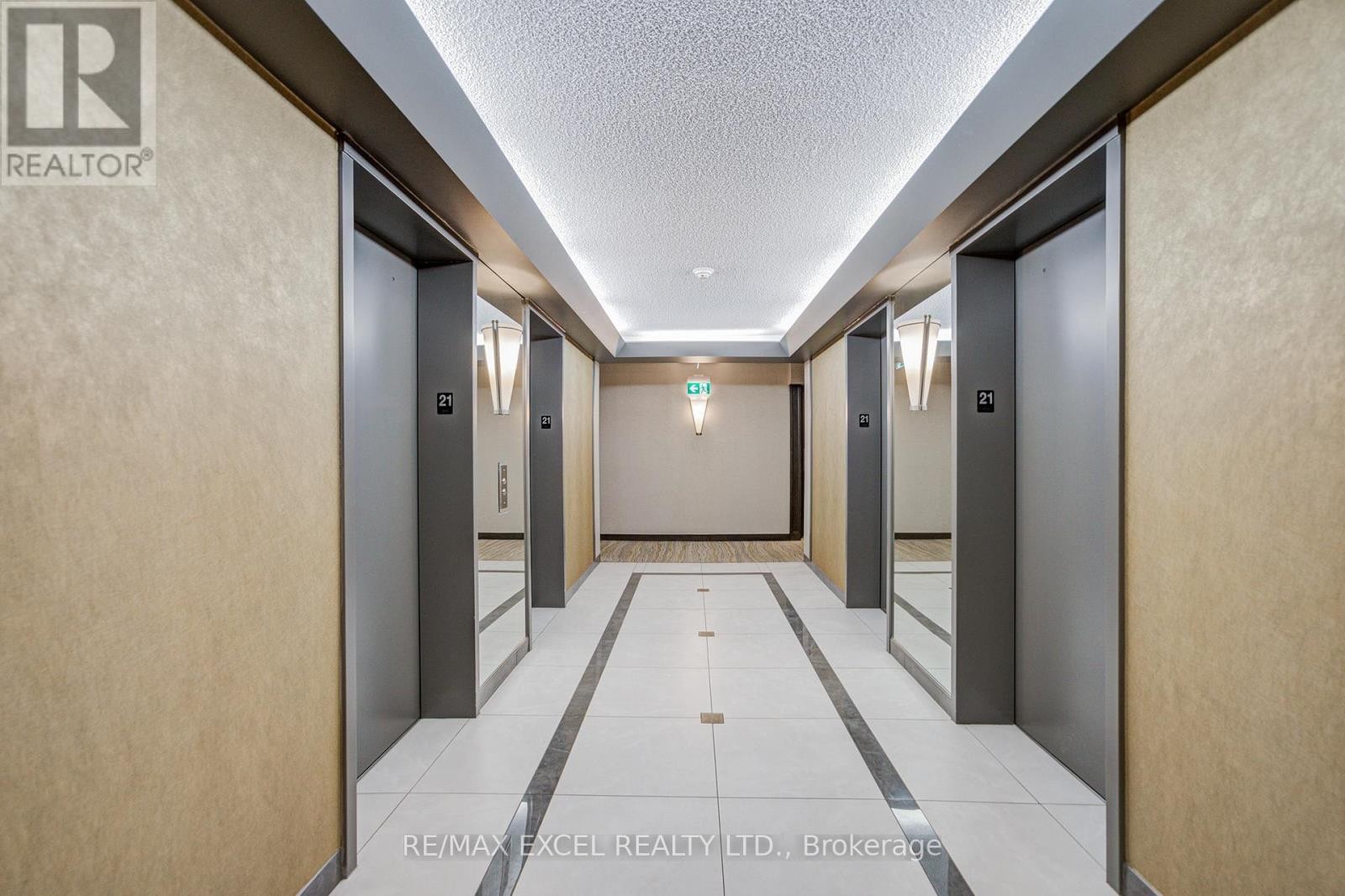 












2105 - 2269 LAKE SHORE BOULEVARD W

,
Toronto (Mimico),




Ontario
M8V3X6

