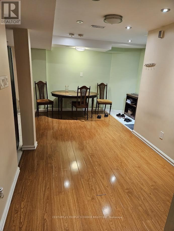 












BSMT(ENTIRE) - 4329 GUILDWOOD WAY

,
Mississauga (Hurontario),




Ontario
L5R0A4

