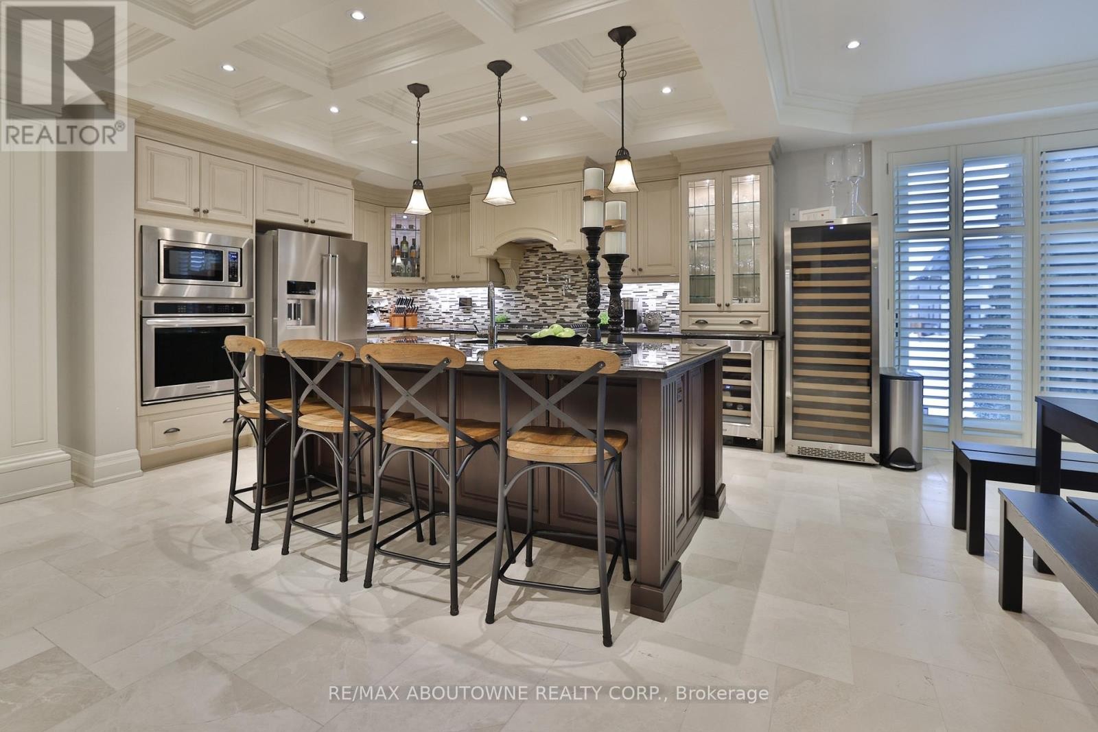 












390 SEATON DRIVE

,
Oakville (WO West),




Ontario
L6L3Y2

