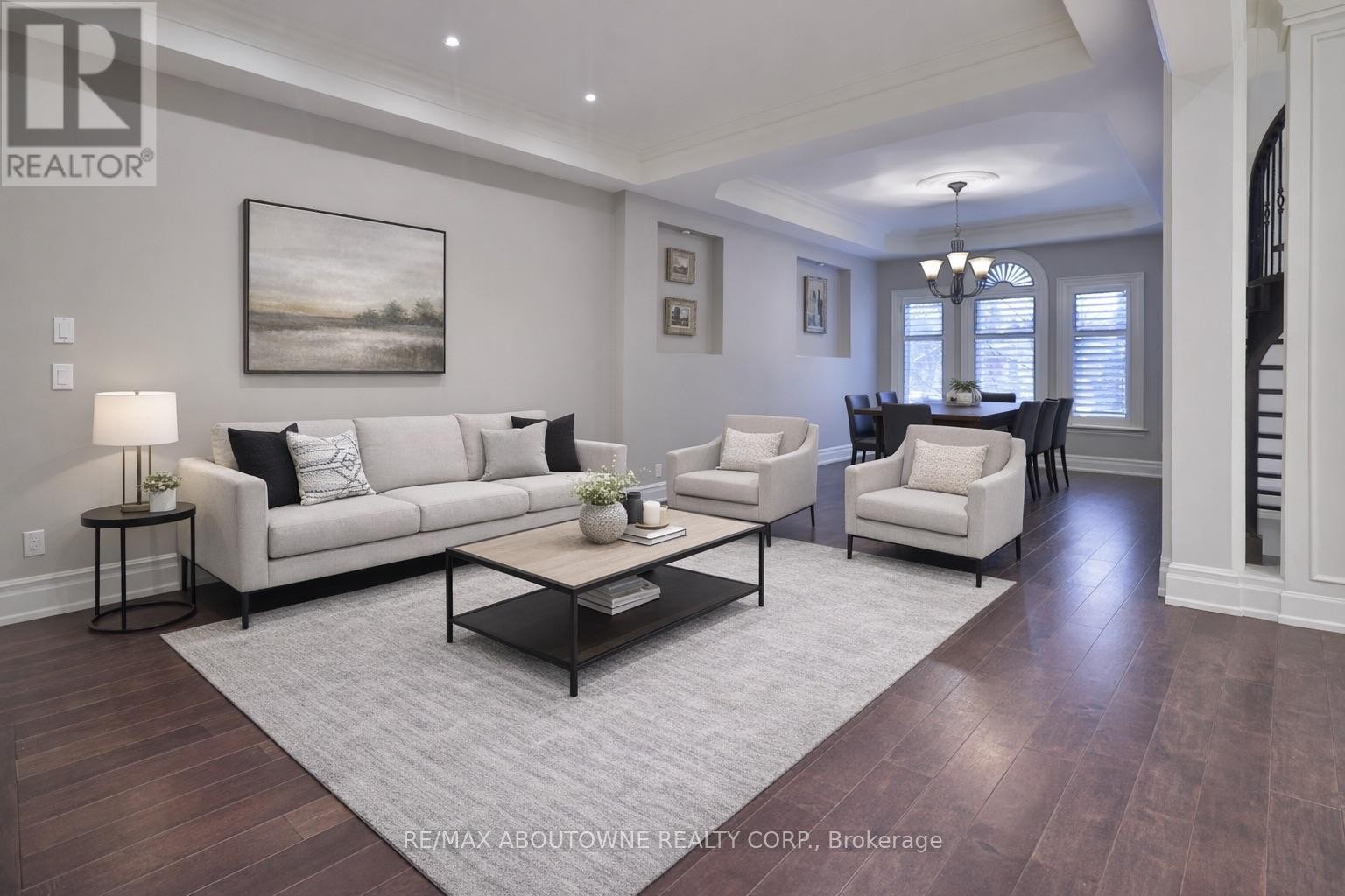 












390 SEATON DRIVE

,
Oakville (WO West),




Ontario
L6L3Y2

