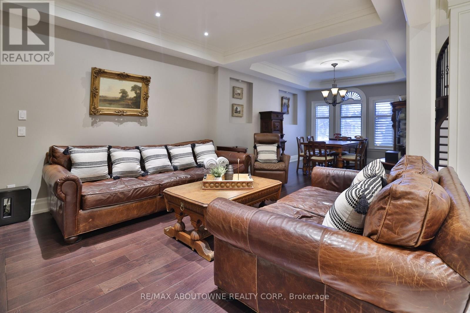 












390 SEATON DRIVE

,
Oakville (WO West),




Ontario
L6L3Y2

