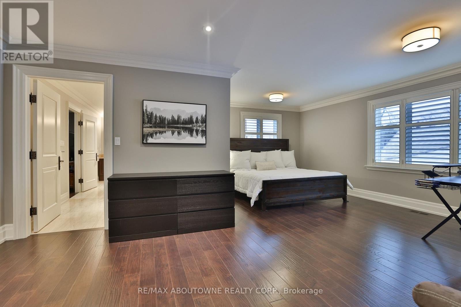 












390 SEATON DRIVE

,
Oakville (WO West),




Ontario
L6L3Y2

