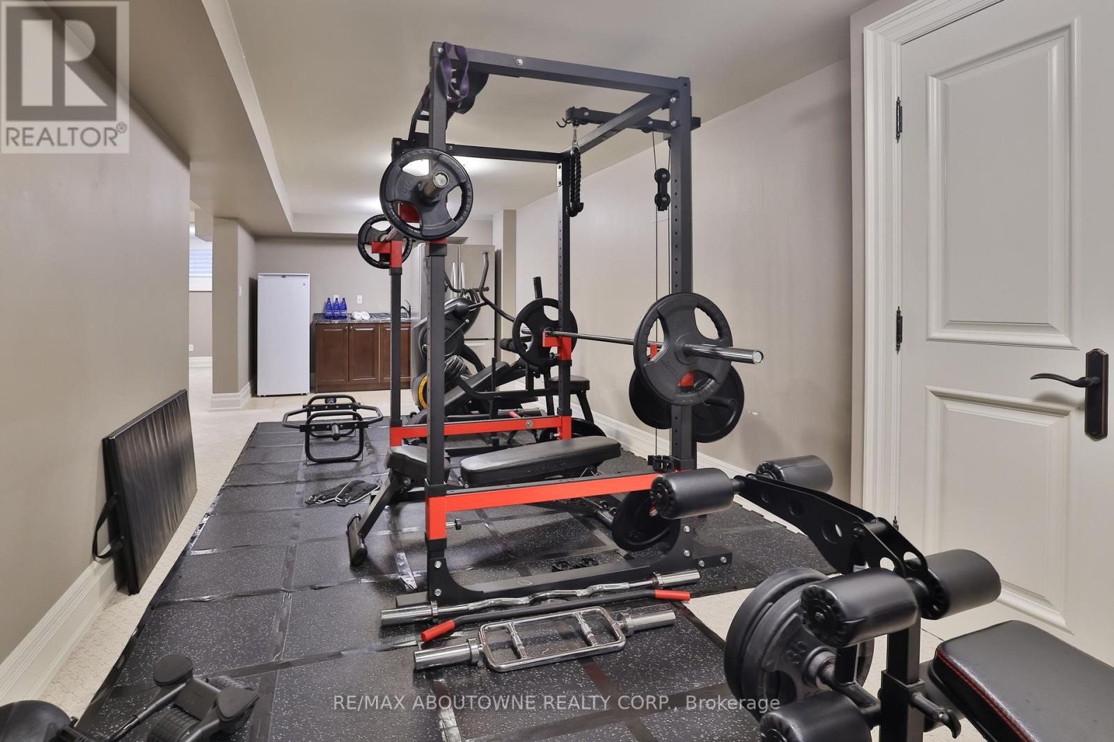 












390 SEATON DRIVE

,
Oakville (WO West),




Ontario
L6L3Y2

