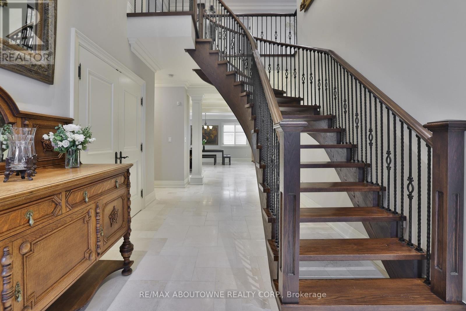 












390 SEATON DRIVE

,
Oakville (WO West),




Ontario
L6L3Y2


