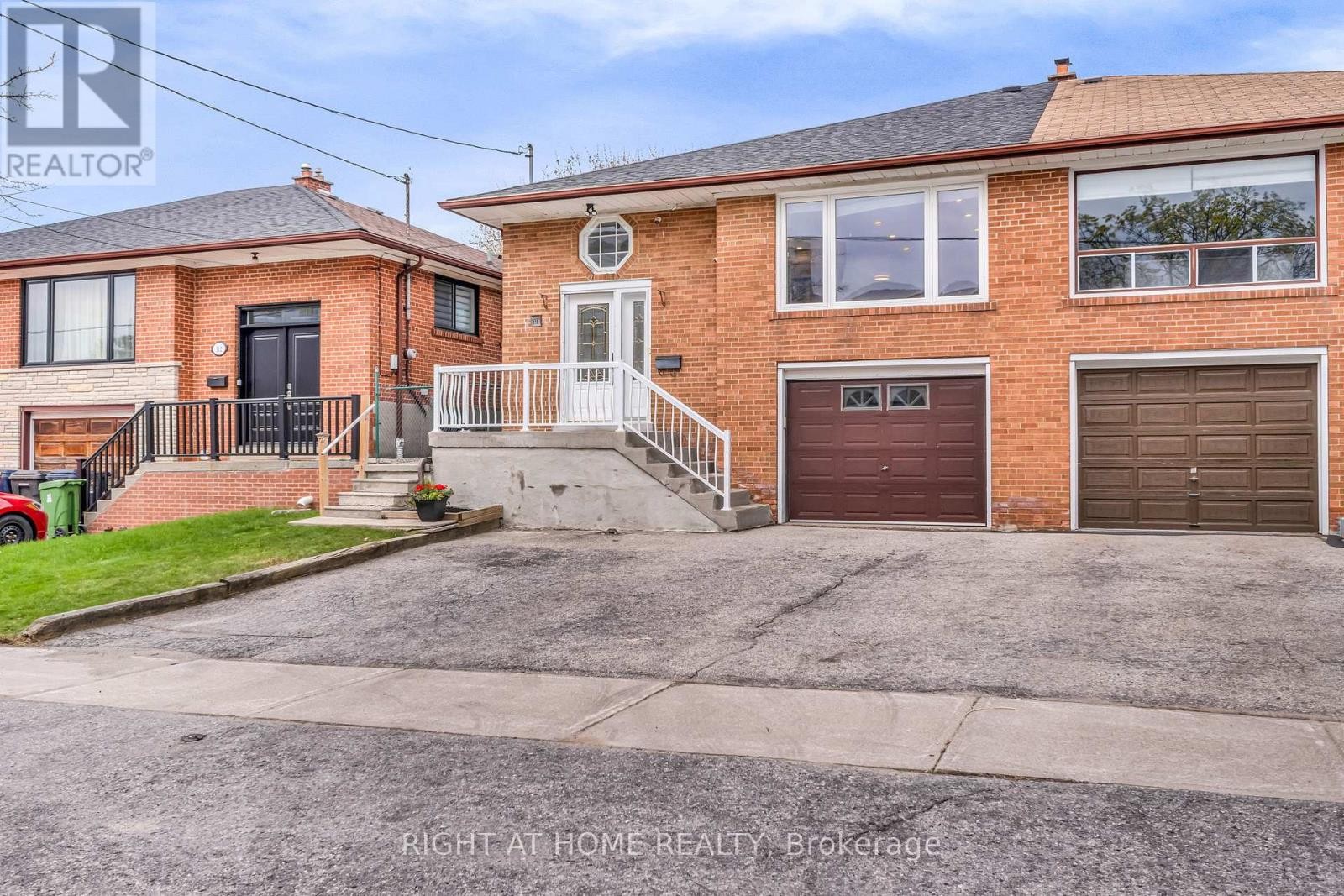 












110 VICTORY DRIVE

,
Toronto (Downsview-Roding-CFB),




Ontario
M3M2J8

