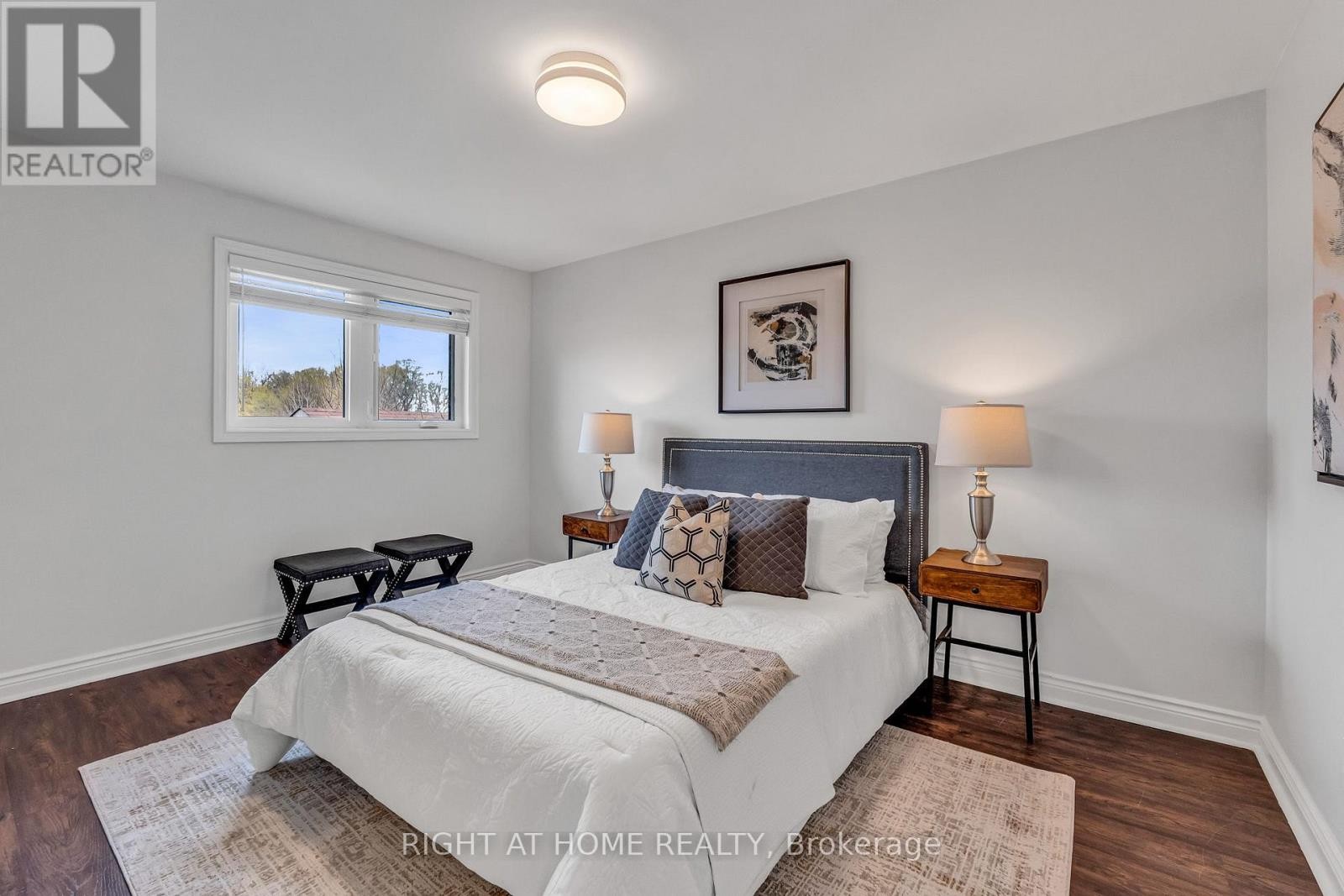 












110 VICTORY DRIVE

,
Toronto (Downsview-Roding-CFB),




Ontario
M3M2J8

