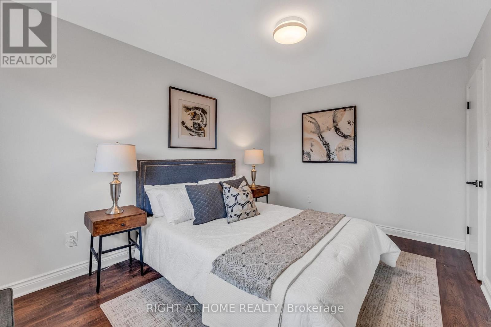 












110 VICTORY DRIVE

,
Toronto (Downsview-Roding-CFB),




Ontario
M3M2J8

