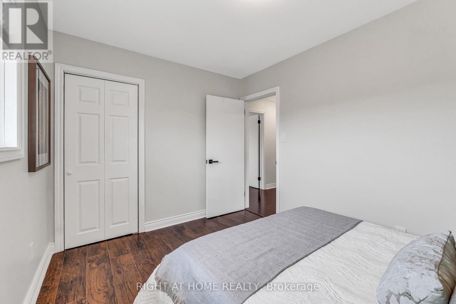 












110 VICTORY DRIVE

,
Toronto (Downsview-Roding-CFB),




Ontario
M3M2J8

