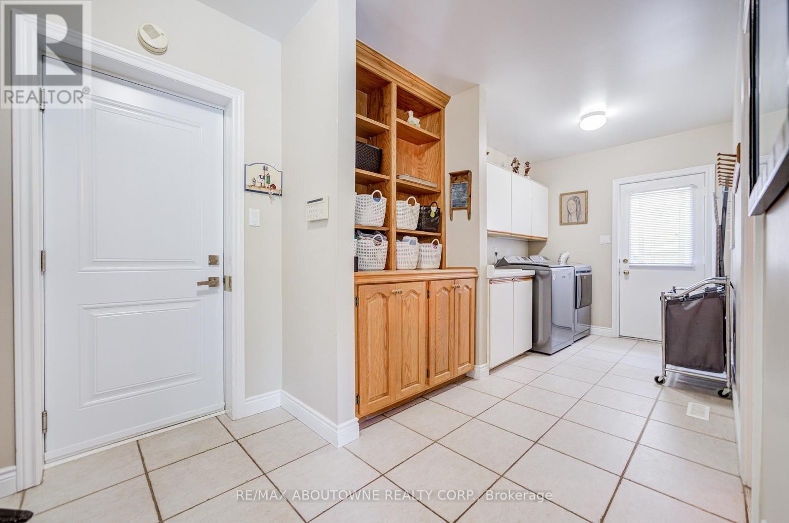 












1471 THE LINKS DRIVE

,
Oakville (GA Glen Abbey),




Ontario
L6M2P2

