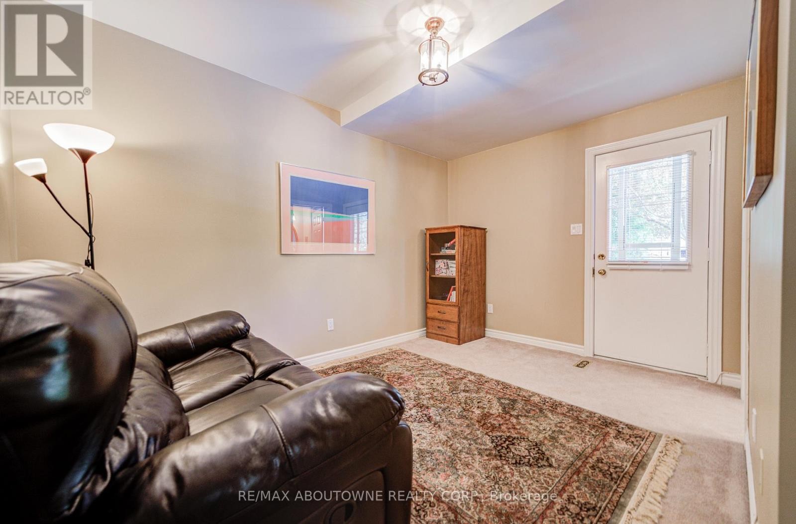 












1471 THE LINKS DRIVE

,
Oakville (GA Glen Abbey),




Ontario
L6M2P2

