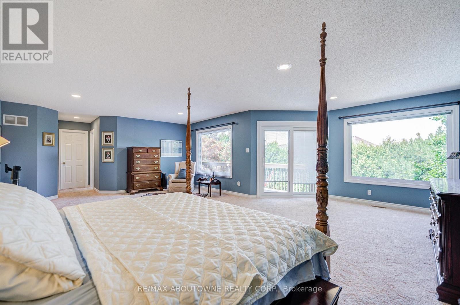 












1471 THE LINKS DRIVE

,
Oakville (GA Glen Abbey),




Ontario
L6M2P2

