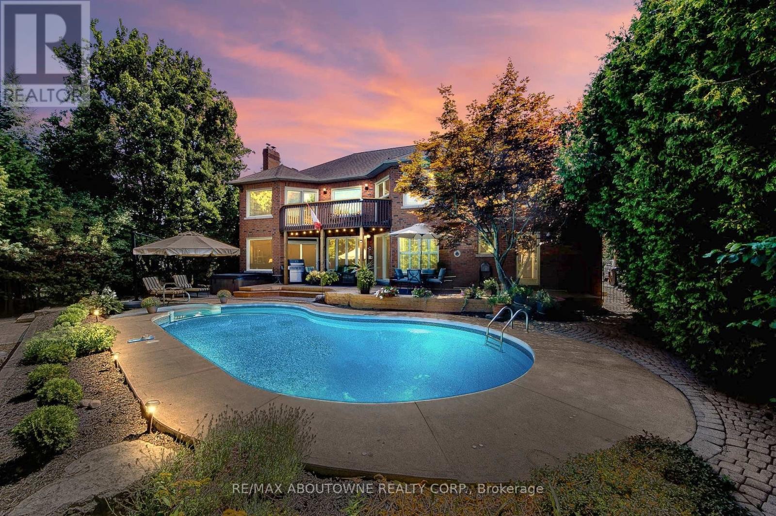 












1471 THE LINKS DRIVE

,
Oakville (GA Glen Abbey),




Ontario
L6M2P2

