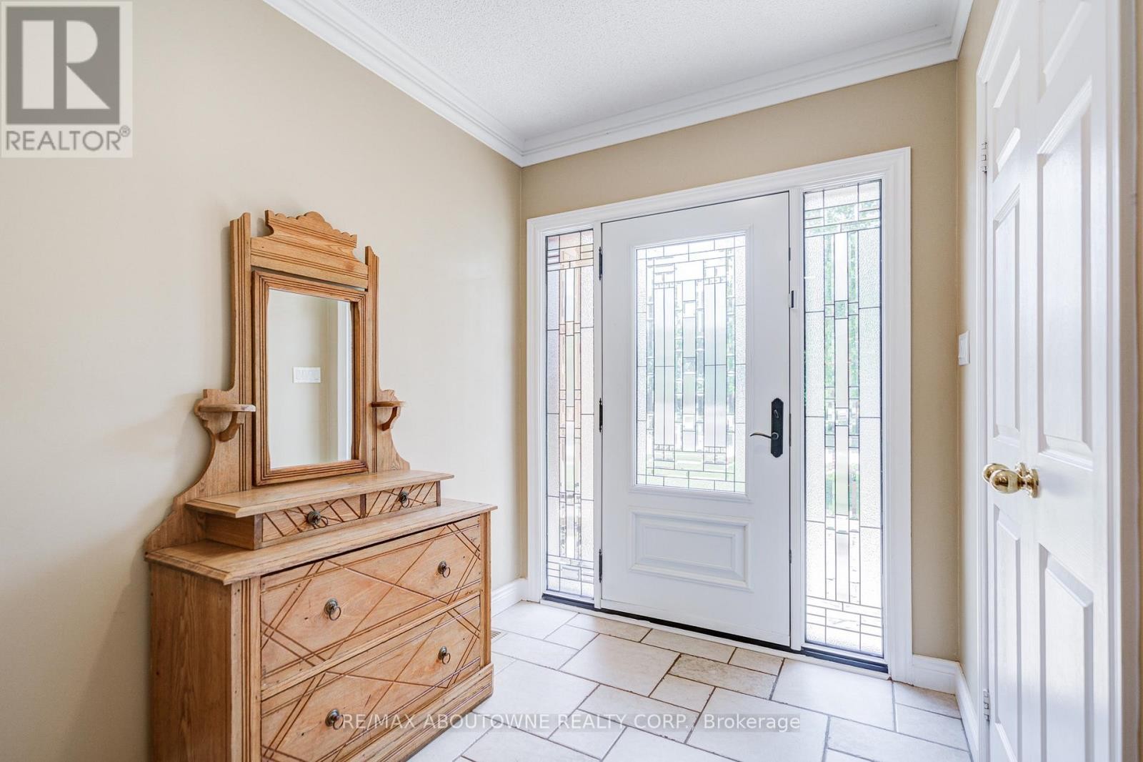 












1471 THE LINKS DRIVE

,
Oakville (GA Glen Abbey),




Ontario
L6M2P2

