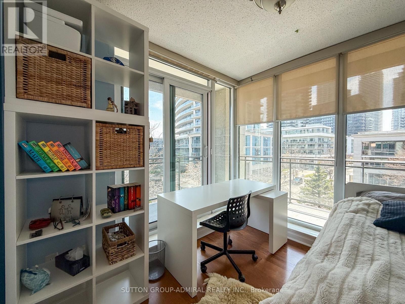 












415 - 2119 LAKE SHORE BOULEVARD W

,
Toronto (Mimico),




Ontario
M8V4E8

